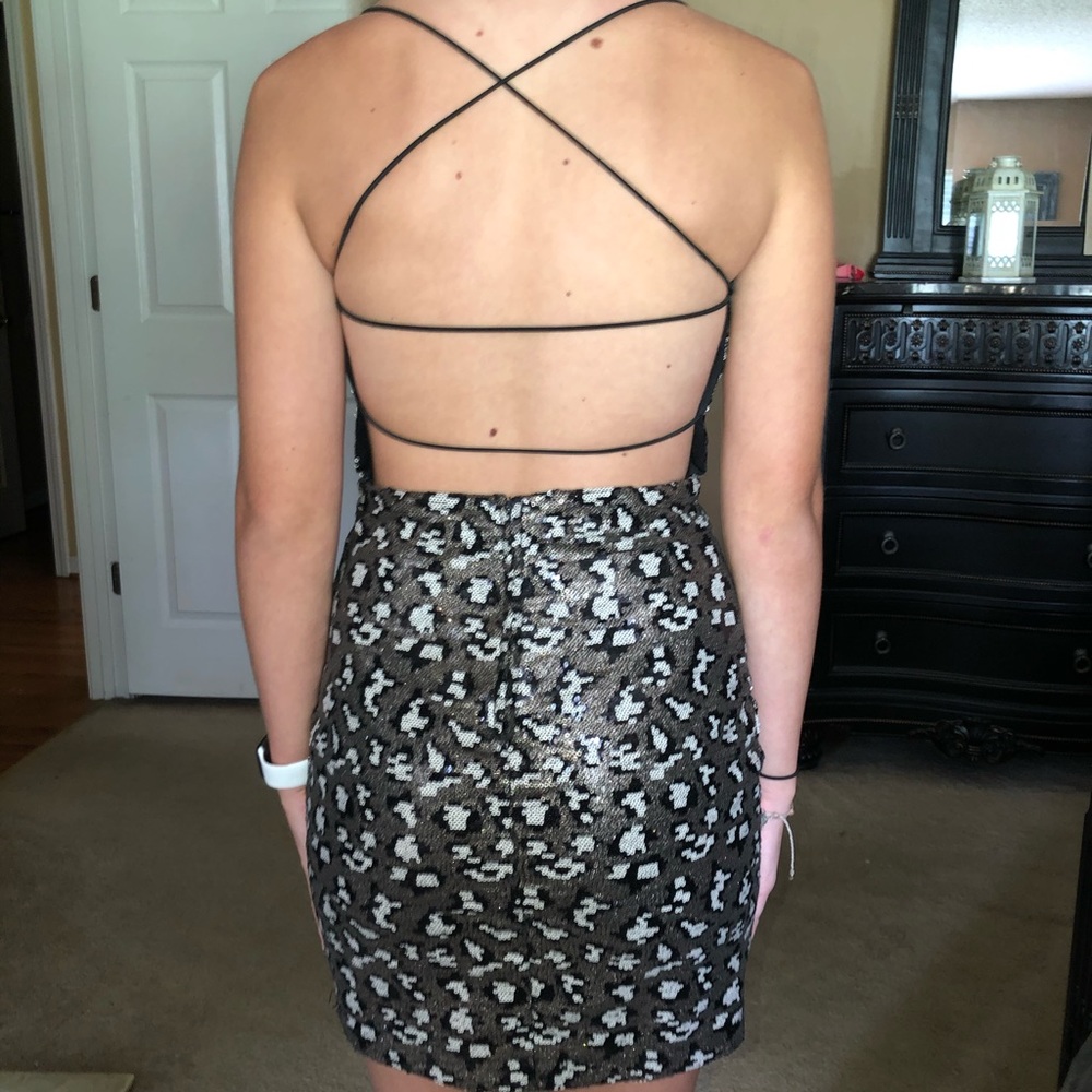 Semi dress - Picture 2 of 3